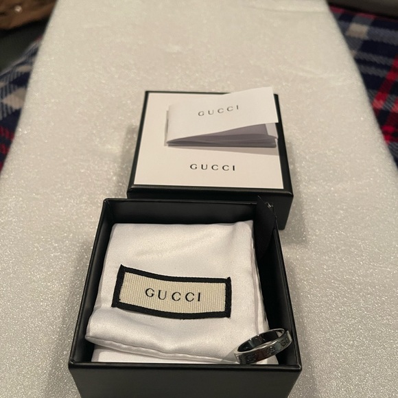 Gucci Ring Size 8 - Picture 1 of 4